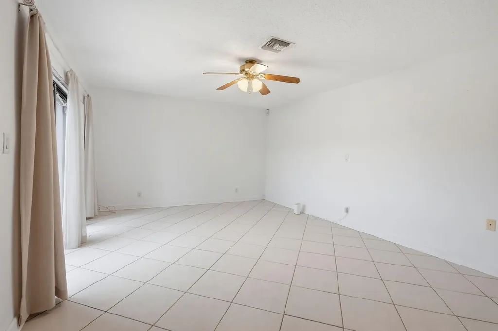 2625 SE 5th Circle Boynton Beach FL 33435