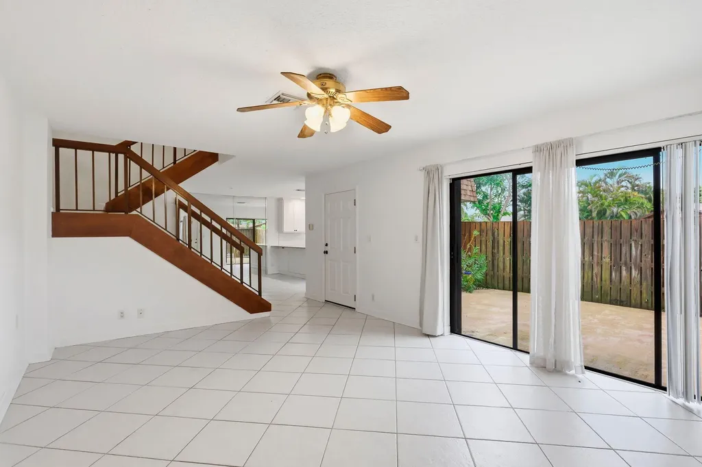 2625 SE 5th Circle Boynton Beach FL 33435