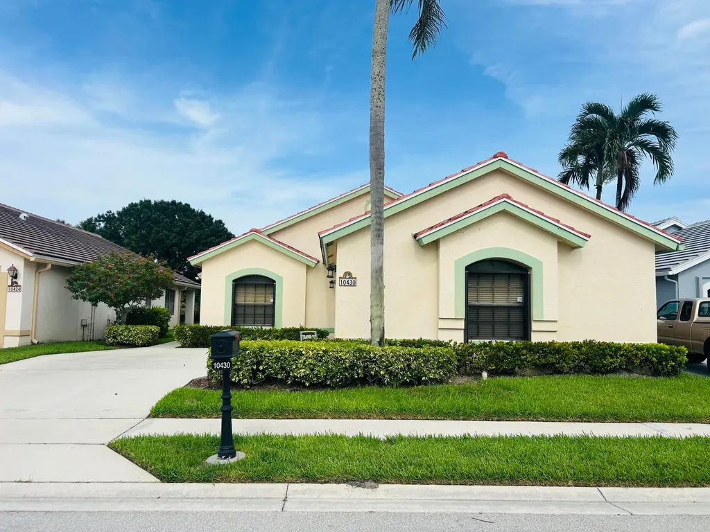 10430 Lexington Circle S Boynton Beach FL 33436