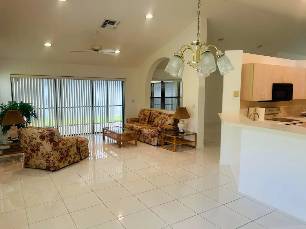 10430 Lexington Circle S Boynton Beach FL 33436