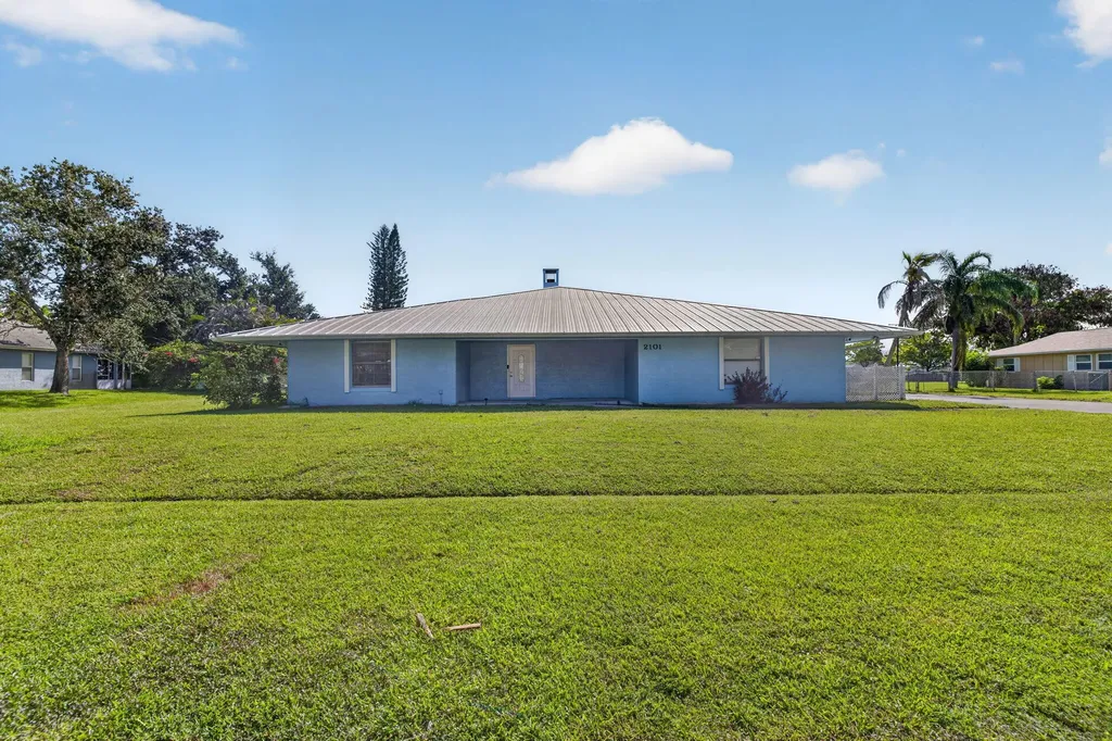 2101 SE Bisbee Street Port St Lucie FL 34952