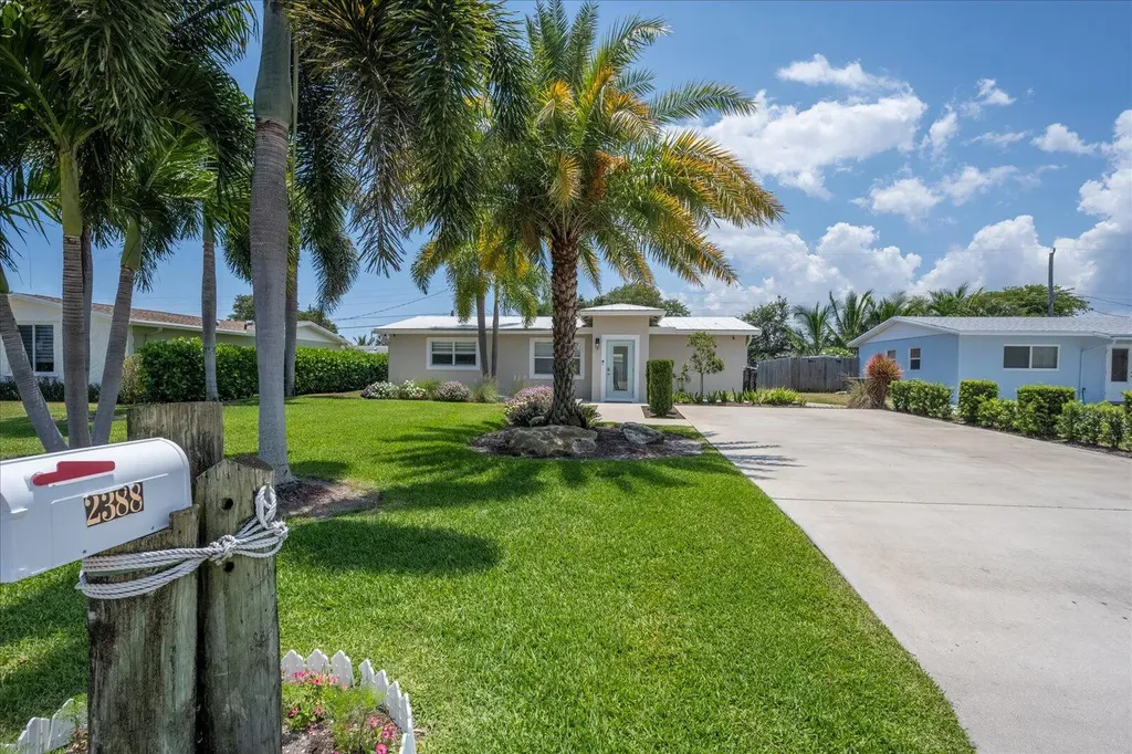 2388 E Edgewater Drive Palm Beach Gardens FL 33410
