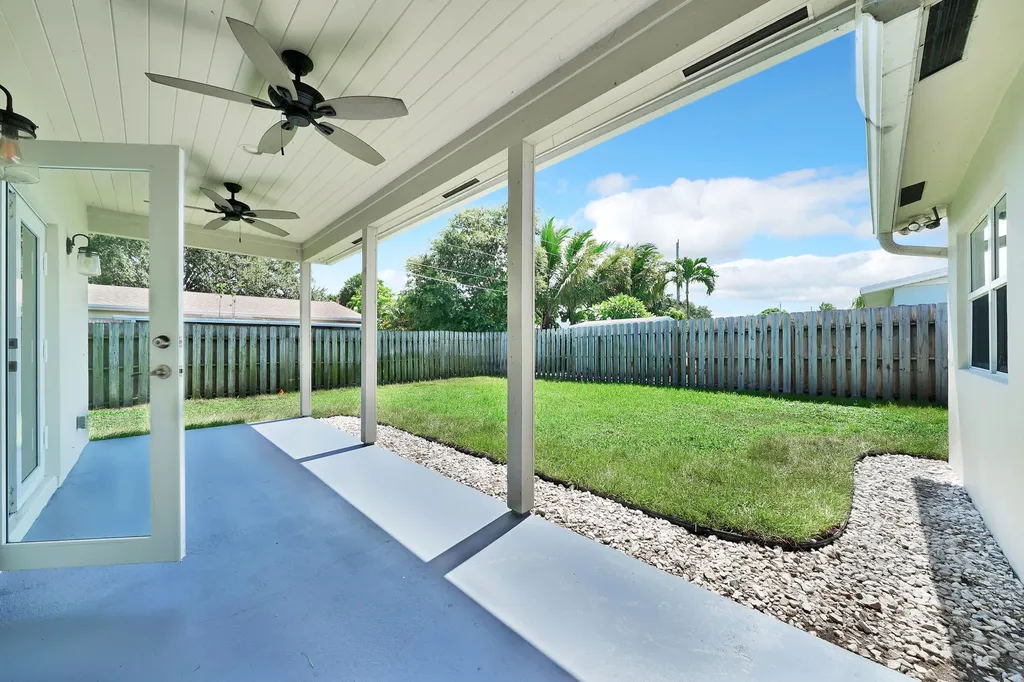 2388 E Edgewater Drive Palm Beach Gardens FL 33410