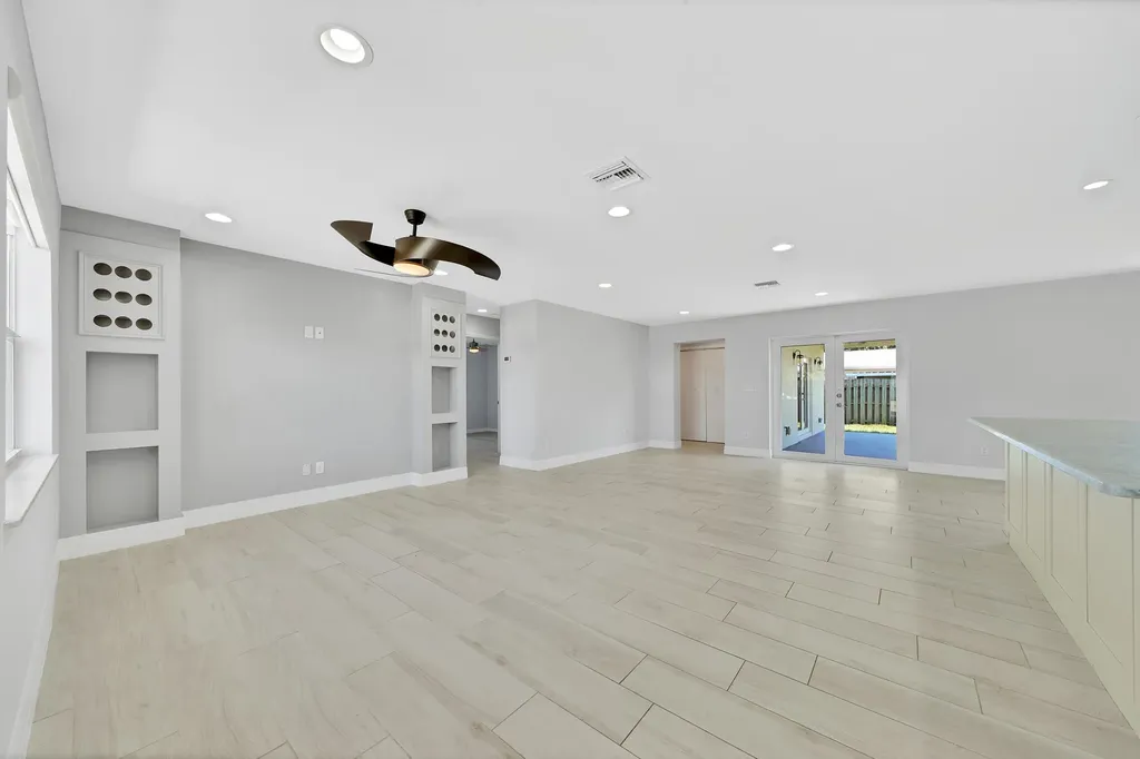2388 E Edgewater Drive Palm Beach Gardens FL 33410