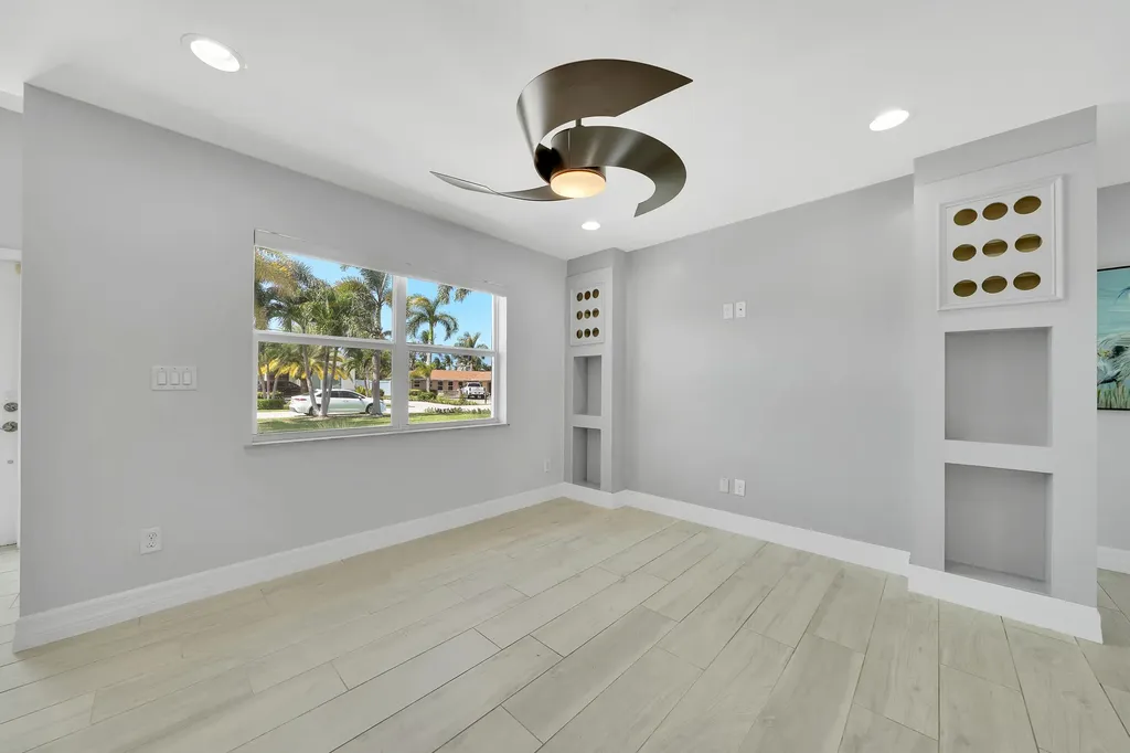 2388 E Edgewater Drive Palm Beach Gardens FL 33410