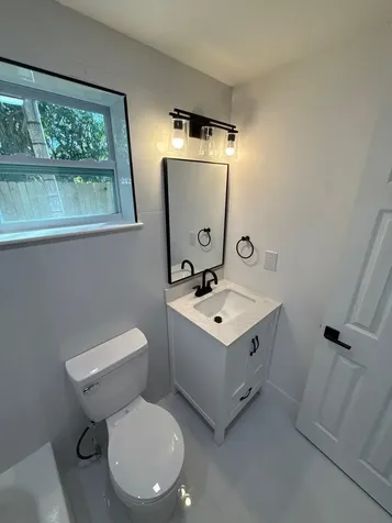 1282 NW 35th Street Miami FL 33142