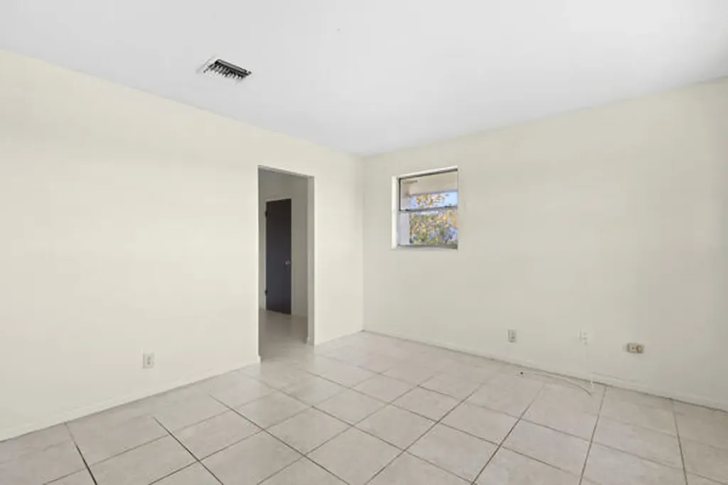 110 SW 12th Avenue South Bay FL 33493