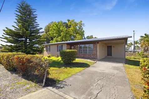 110 SW 12th Avenue South Bay FL 33493