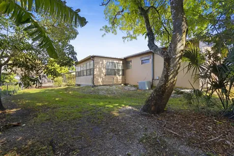 110 SW 12th Avenue South Bay FL 33493