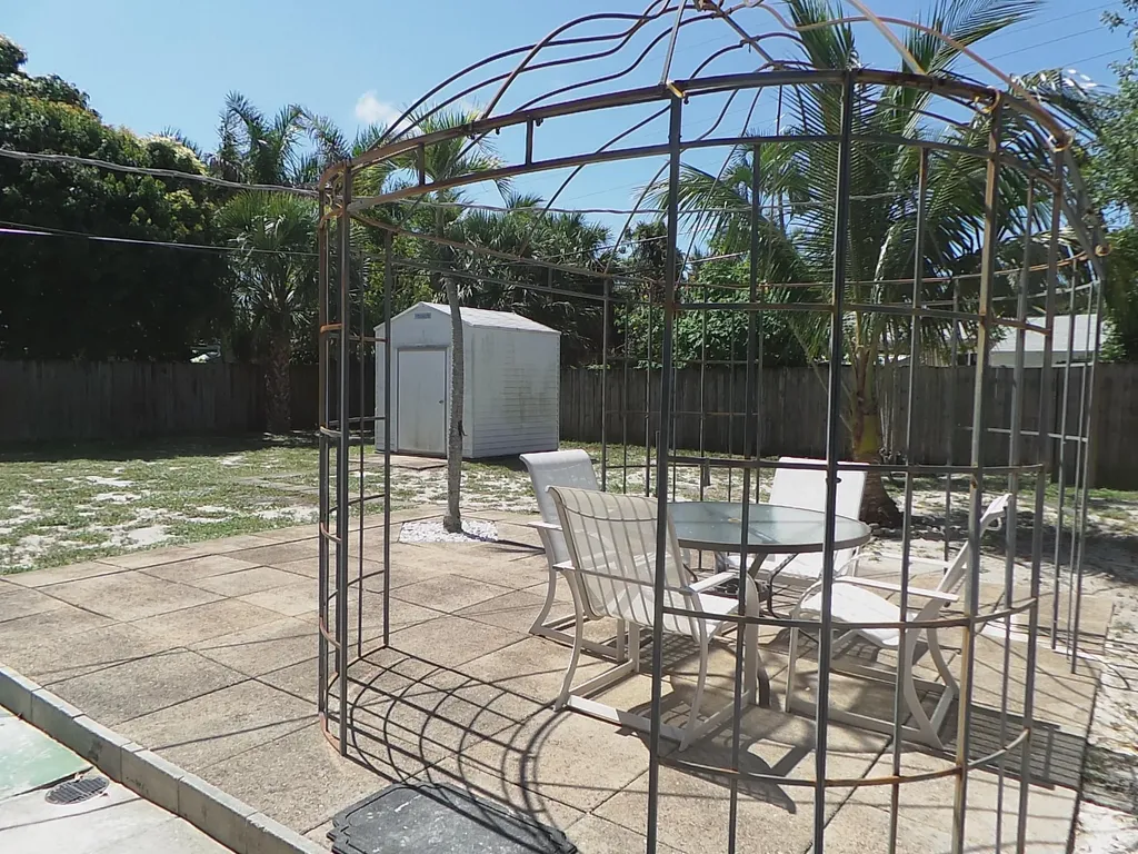 370 Orange Way West Palm Beach FL 33405