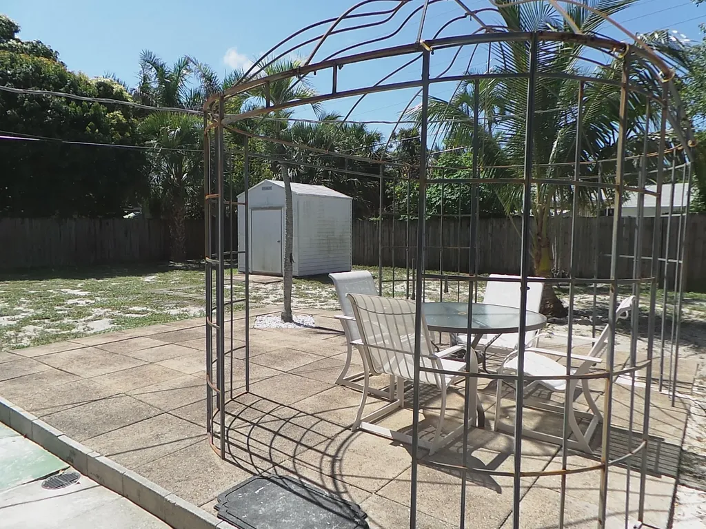 370 Orange Way West Palm Beach FL 33405