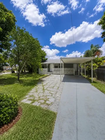 5317 Garden Avenue West Palm Beach FL 33405