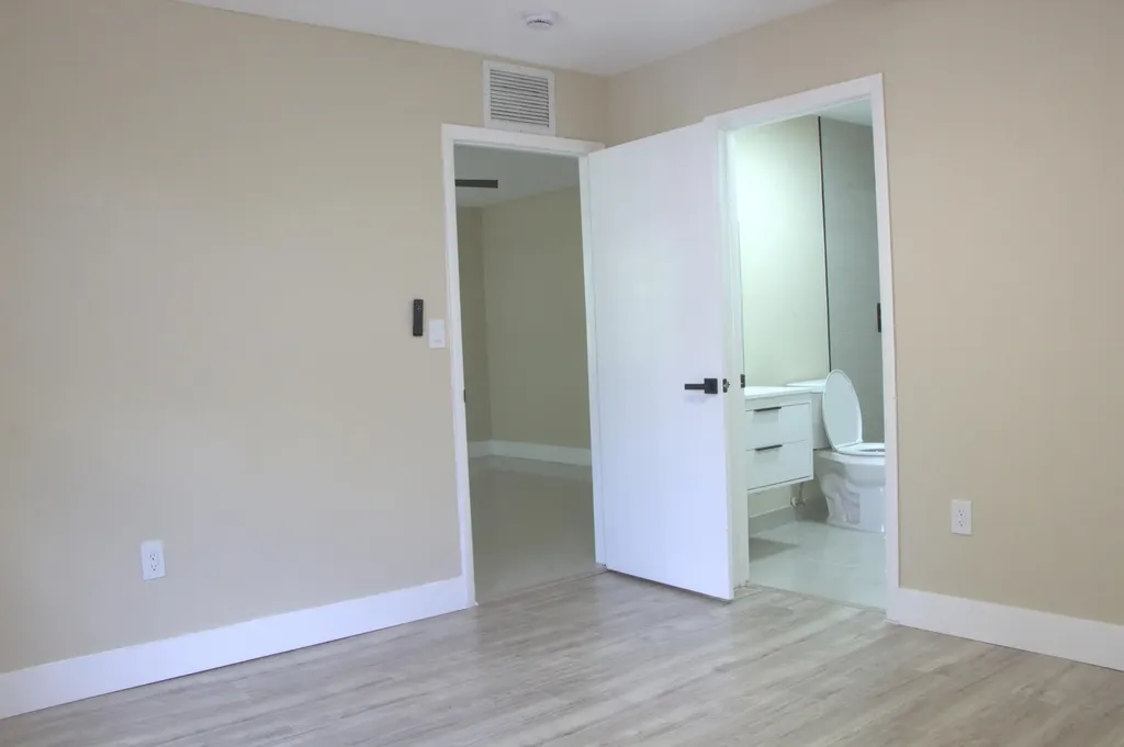 1724 NW 152nd Terrace Miami Gardens FL 33054