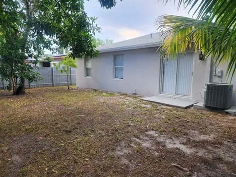 1724 NW 152nd Terrace Miami Gardens FL 33054