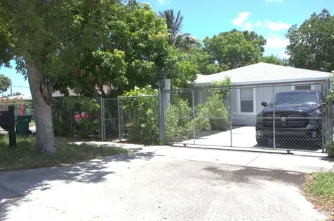 1724 NW 152nd Terrace Miami Gardens FL 33054