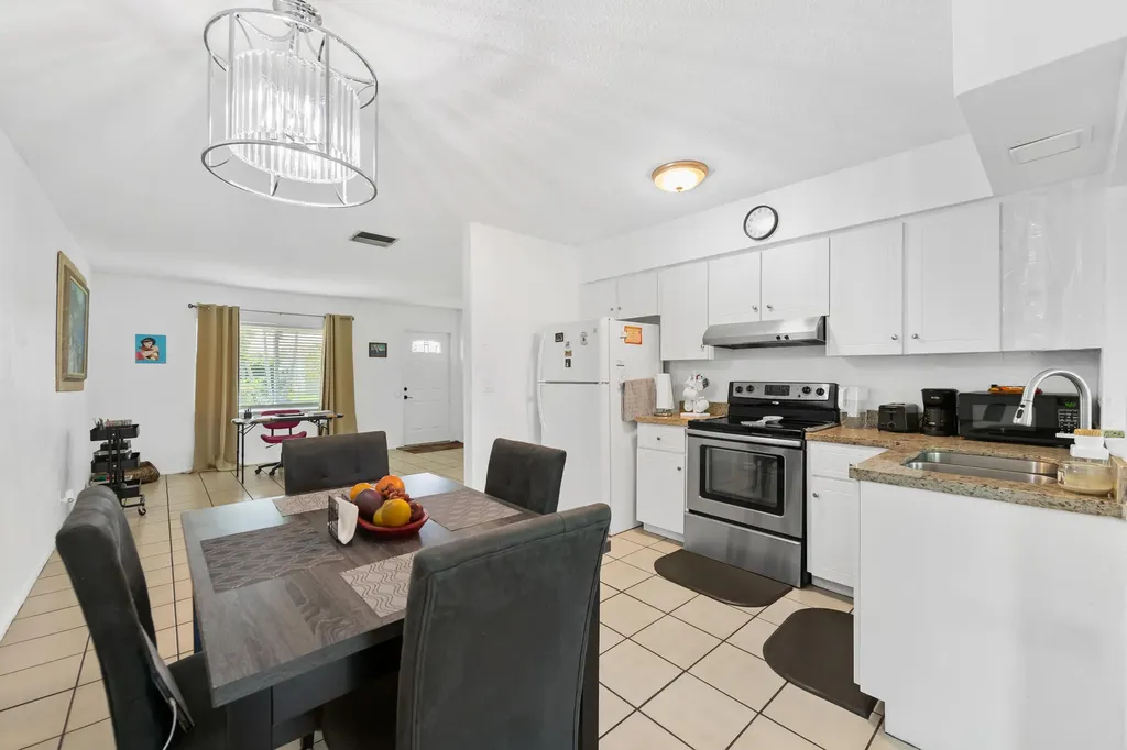 7000 NW 95th Terrace Tamarac FL 33321