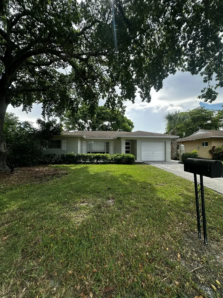 8211 NW 91st Avenue Tamarac FL 33321