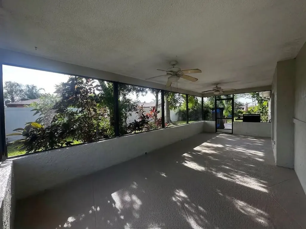 8211 NW 91st Avenue Tamarac FL 33321