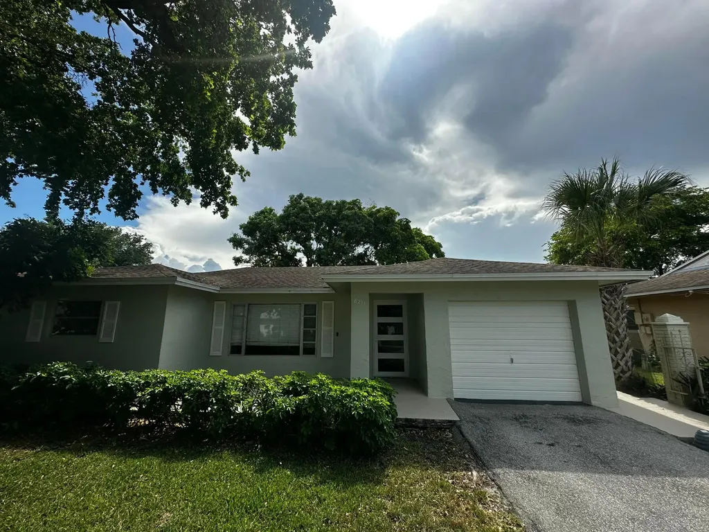 8211 NW 91st Avenue Tamarac FL 33321