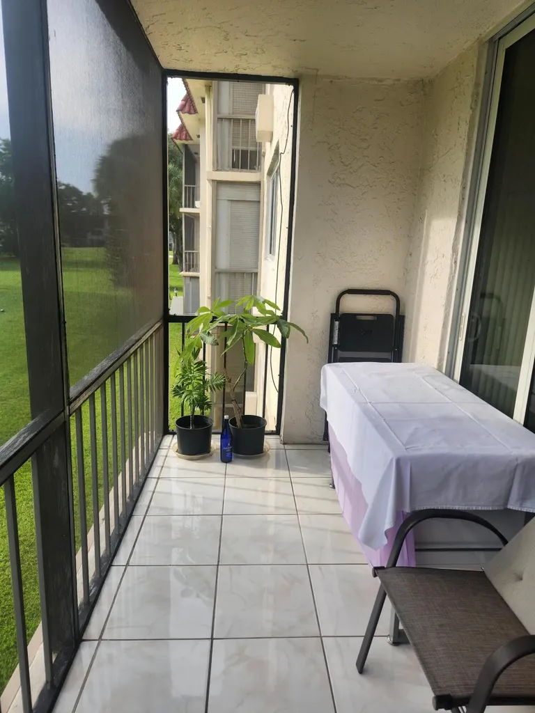 811 S Hollybrook Drive S Pembroke Pines FL 33025