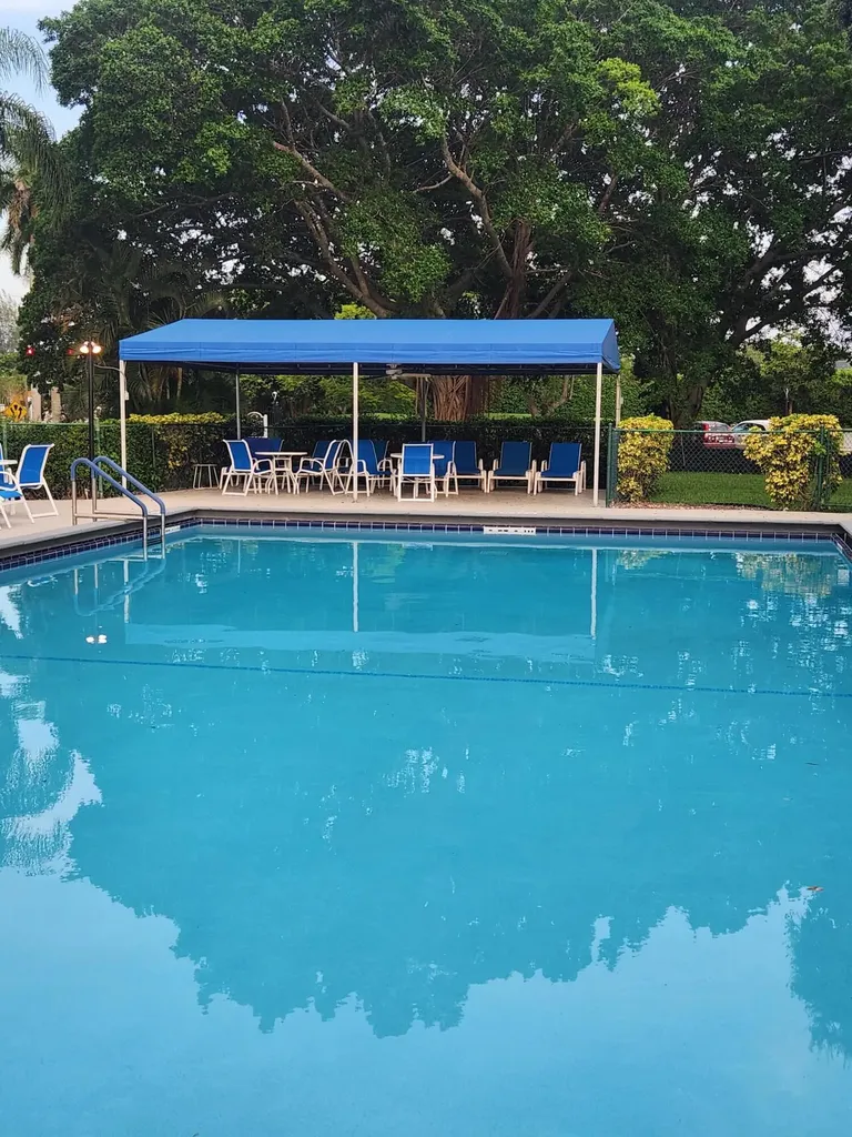 811 S Hollybrook Drive S Pembroke Pines FL 33025