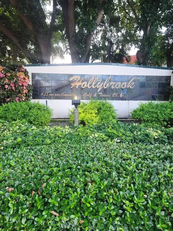811 S Hollybrook Drive S Pembroke Pines FL 33025