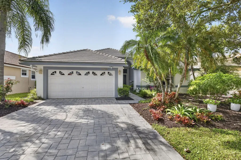 11728 Highland Place Coral Springs FL 33071