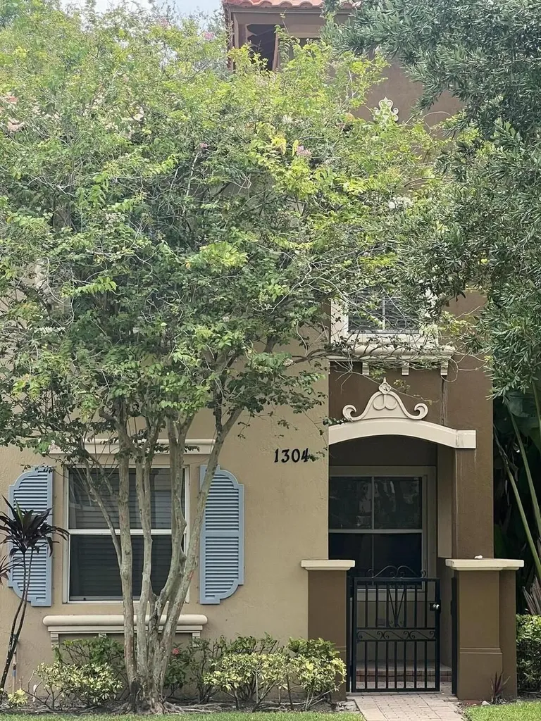 2920 Hidden Hills Road West Palm Beach FL 33411
