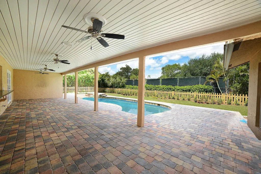 6943 Giralda Circle Boca Raton FL 33433