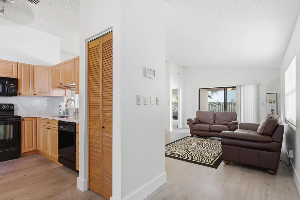 8300 SW 41st Street Davie FL 33328