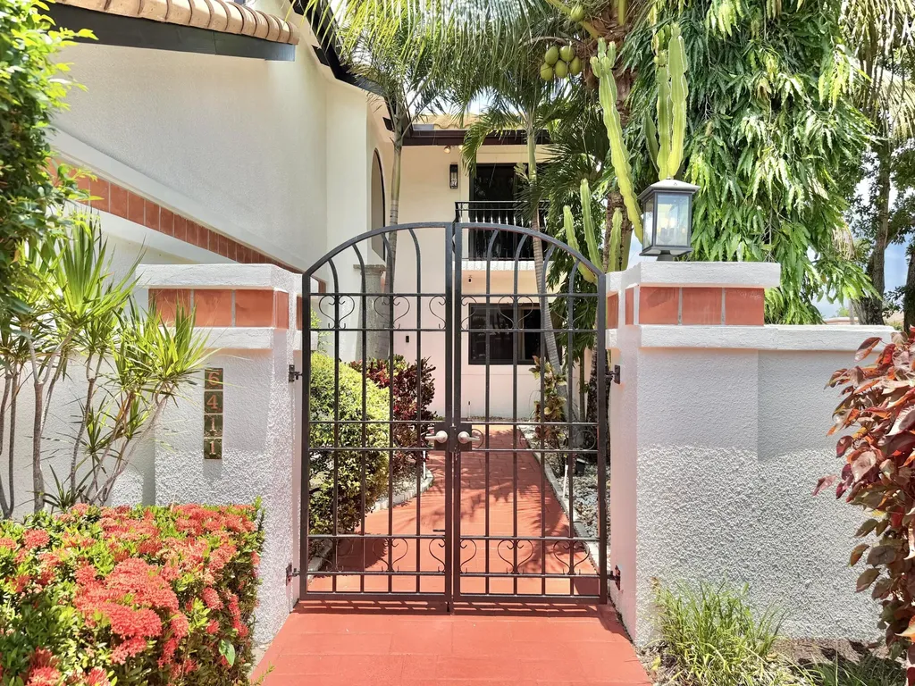 6411 Via Rosa Boca Raton FL 33433