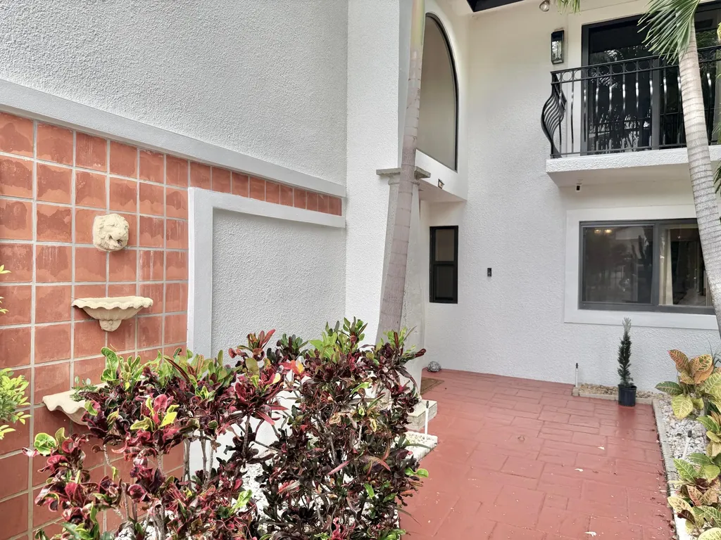 6411 Via Rosa Boca Raton FL 33433