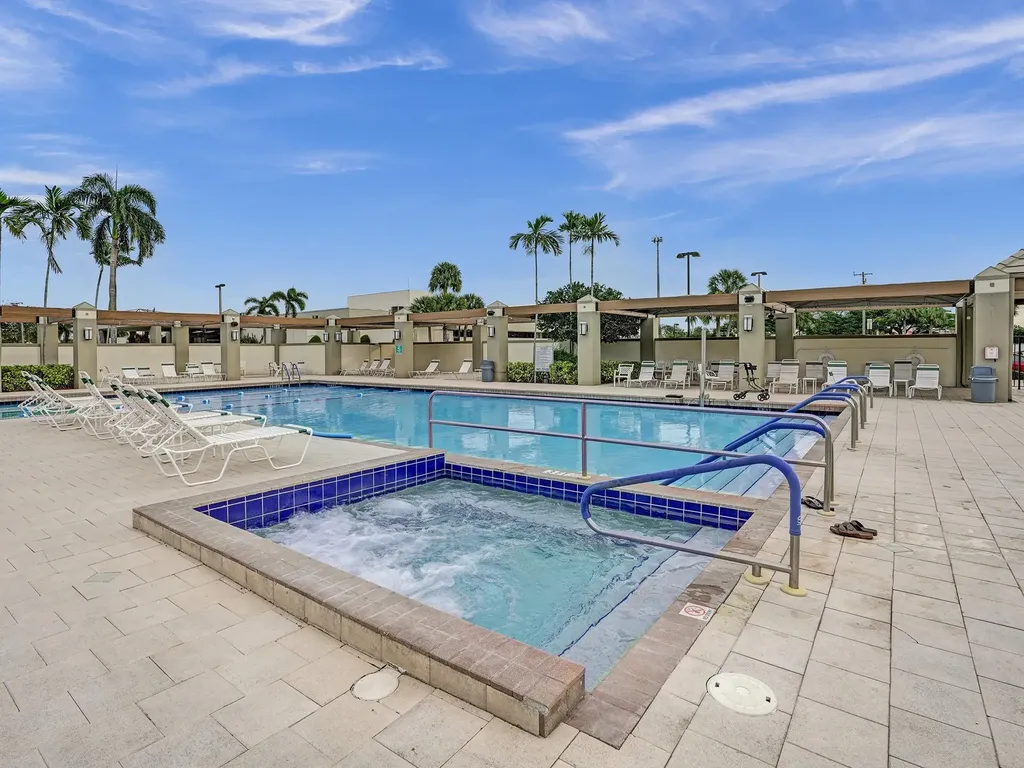 1104 Bahama Bend Coconut Creek FL 33066