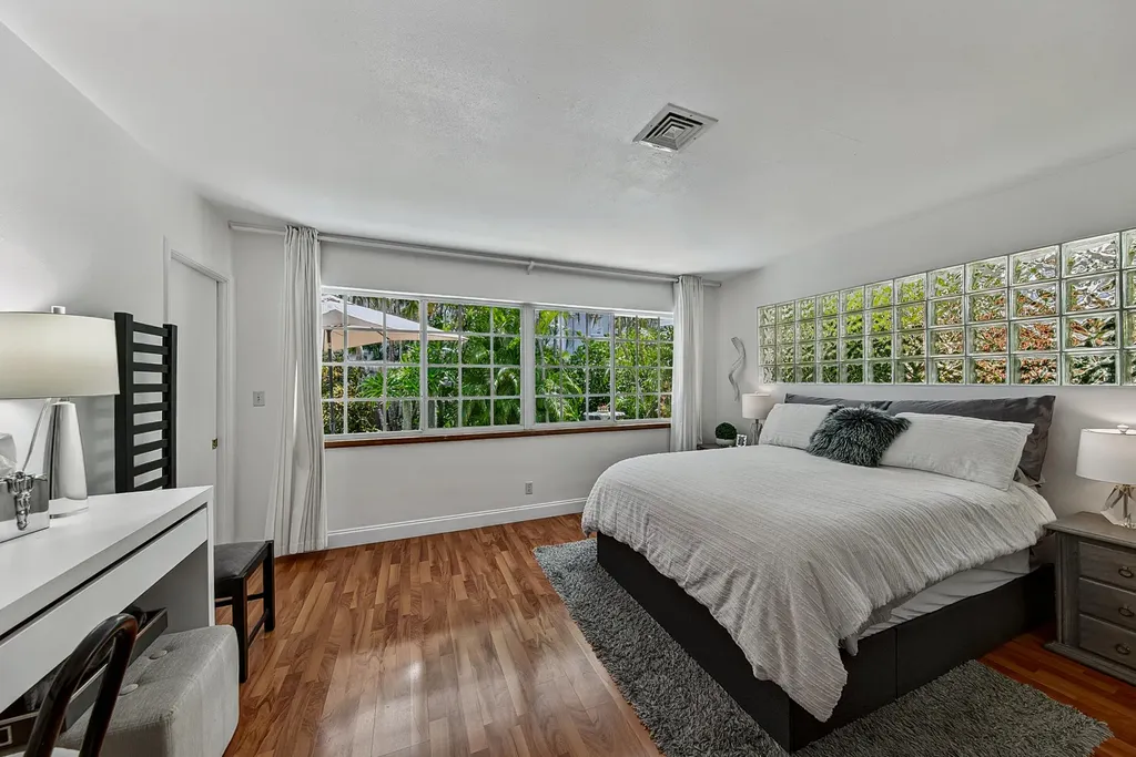 1929 S Ocean Drive Fort Lauderdale FL 33316