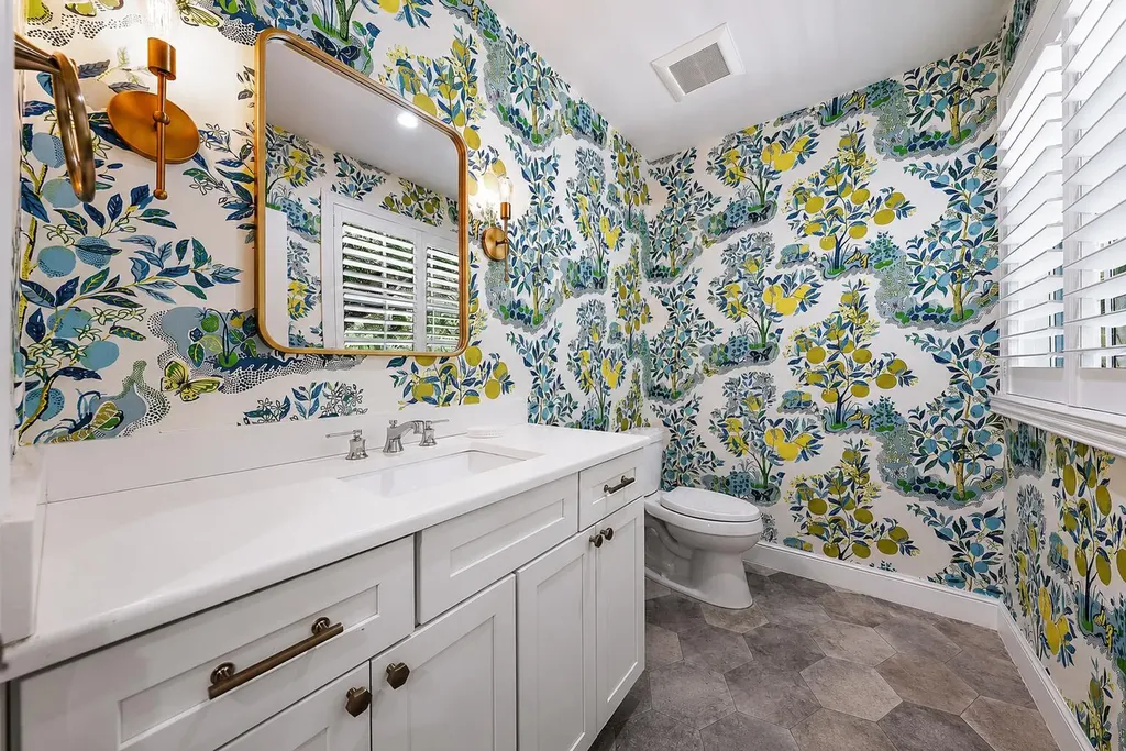 232 Essex Lane West Palm Beach FL 33405