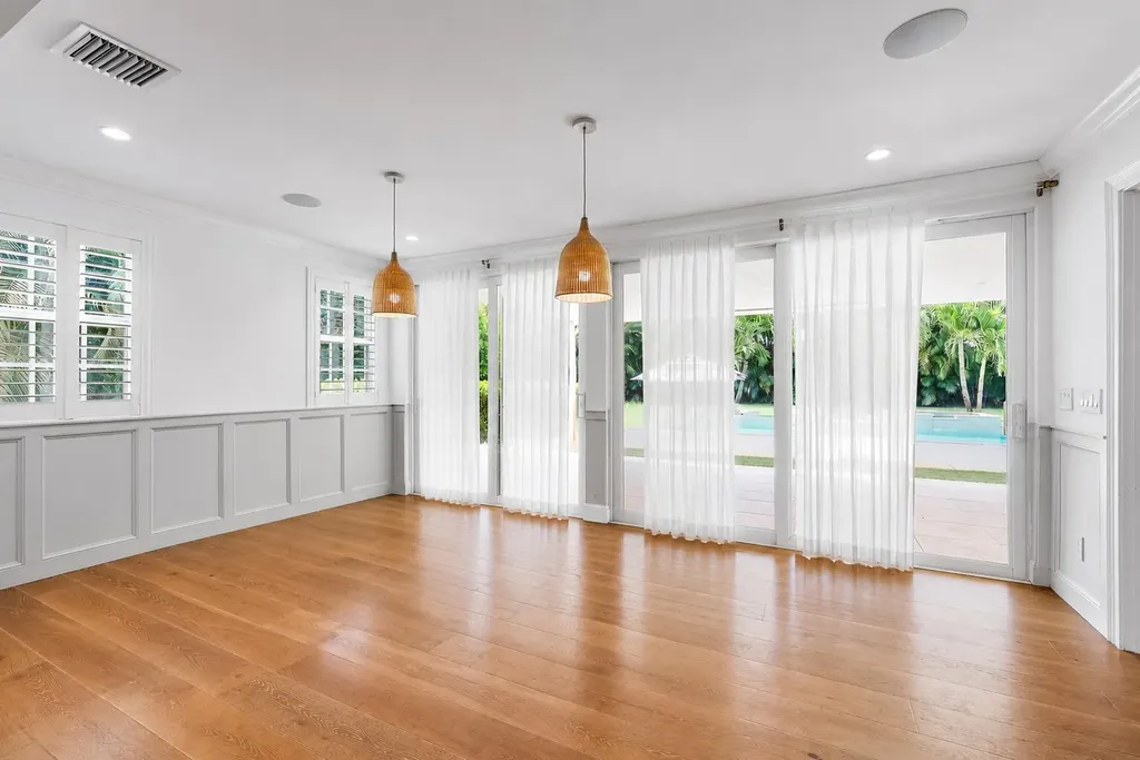 232 Essex Lane West Palm Beach FL 33405