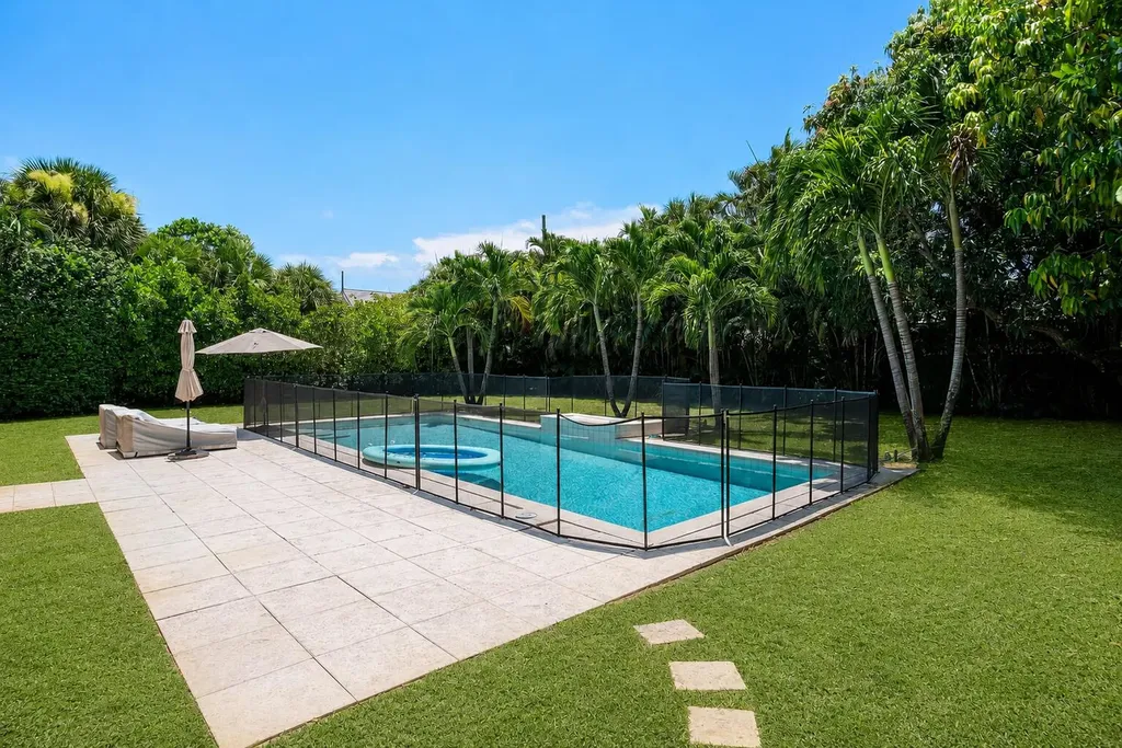232 Essex Lane West Palm Beach FL 33405