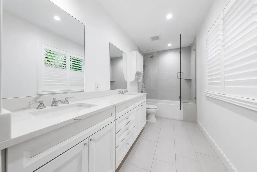 232 Essex Lane West Palm Beach FL 33405