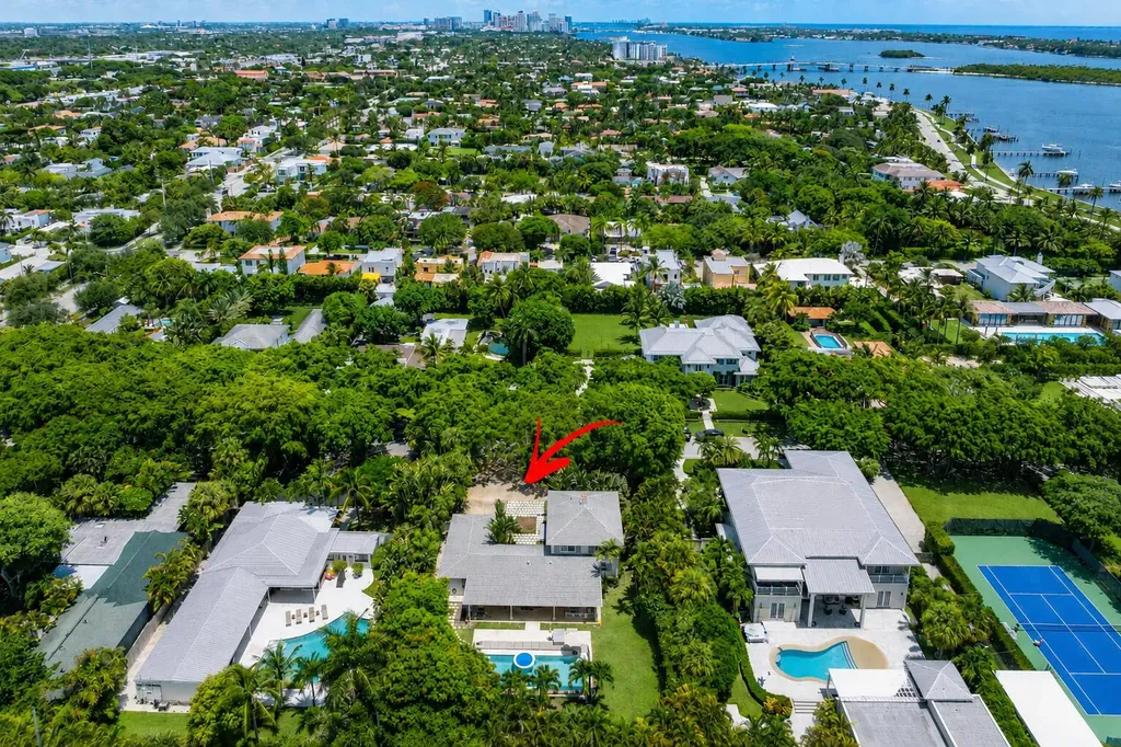 232 Essex Lane West Palm Beach FL 33405