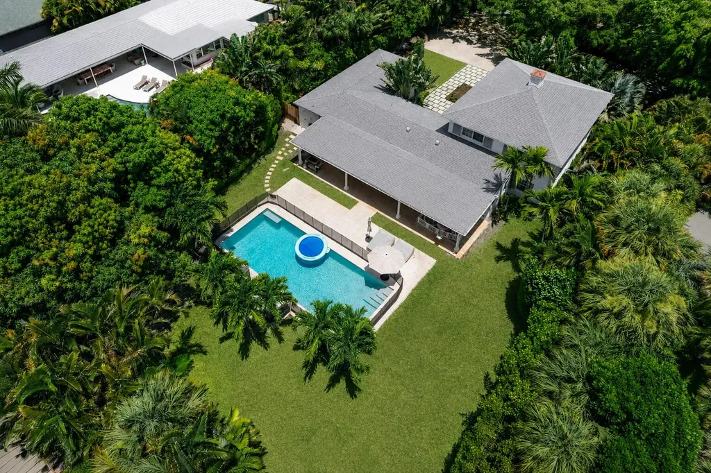 232 Essex Lane West Palm Beach FL 33405