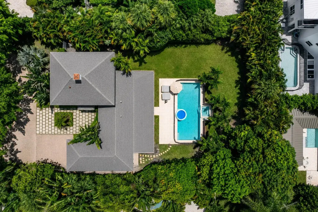 232 Essex Lane West Palm Beach FL 33405