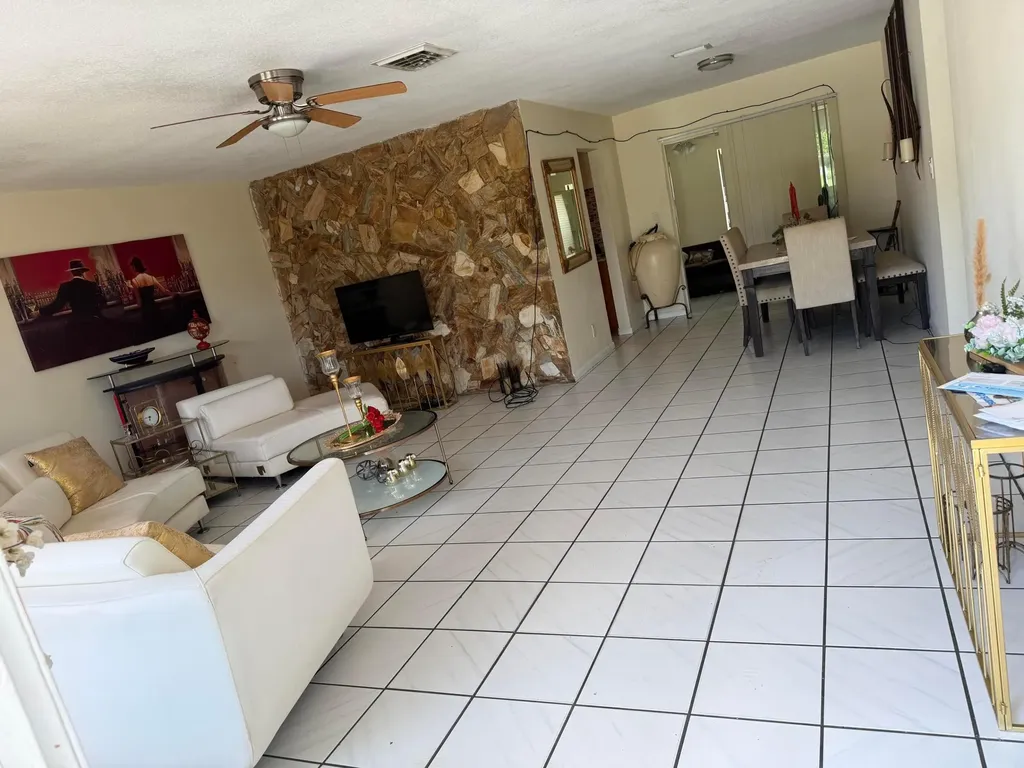 2986 Cortez Lane Delray Beach FL 33445
