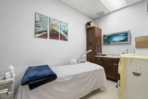 257 N University Drive Pembroke Pines FL 33024