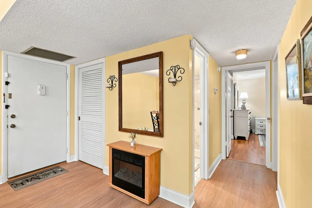 2532 Boundbrook Drive S Palm Springs FL 33406