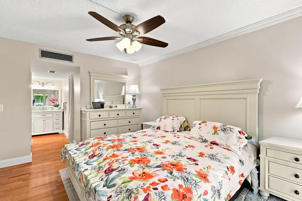 2532 Boundbrook Drive S Palm Springs FL 33406