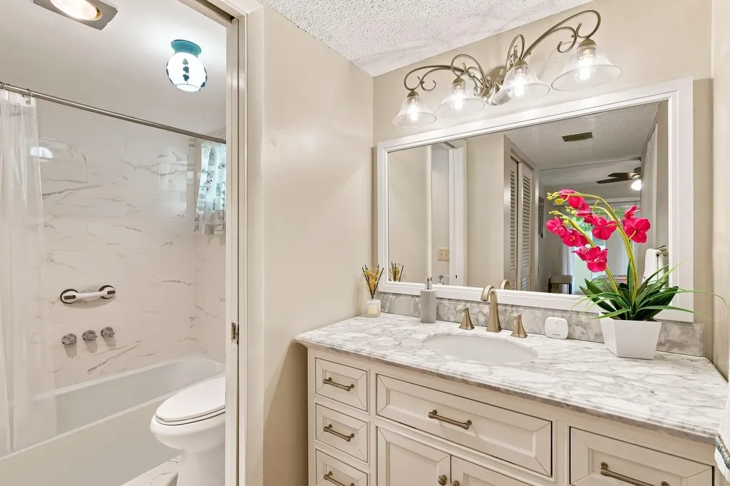 2532 Boundbrook Drive S Palm Springs FL 33406