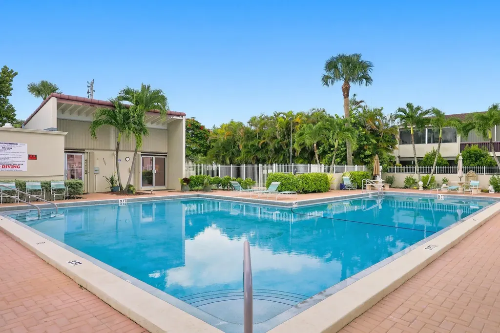 2532 Boundbrook Drive S Palm Springs FL 33406