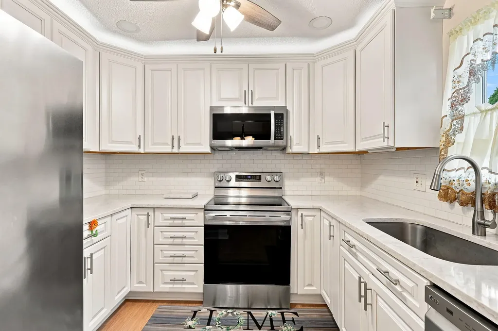 2532 Boundbrook Drive S Palm Springs FL 33406