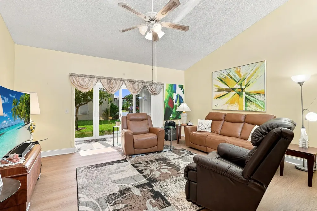 2532 Boundbrook Drive S Palm Springs FL 33406