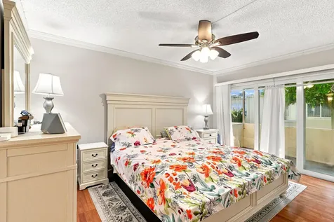 2532 Boundbrook Drive S Palm Springs FL 33406